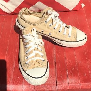 Light yellow converse